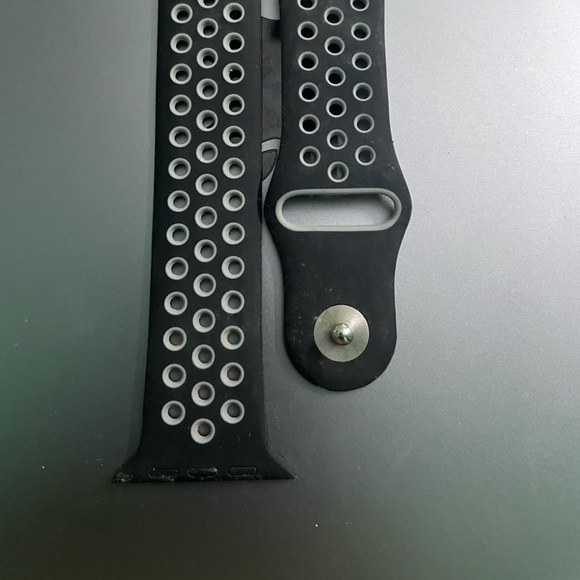 Coteecti Apple Watch 42mm stylish sports band - rarely used - Picture 7 of 9